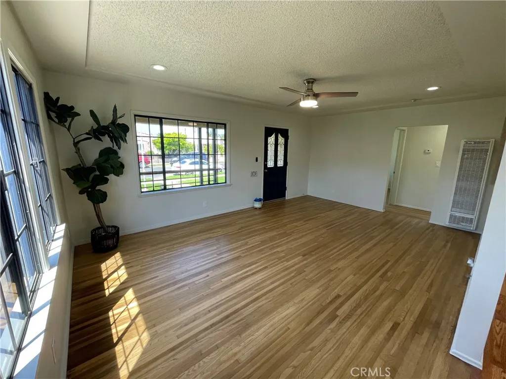 Wilmington, CA 90744,1462 Ravenna Avenue