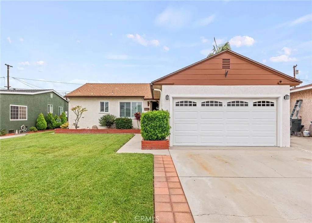 Lakewood, CA 90713,5709 Carfax Avenue