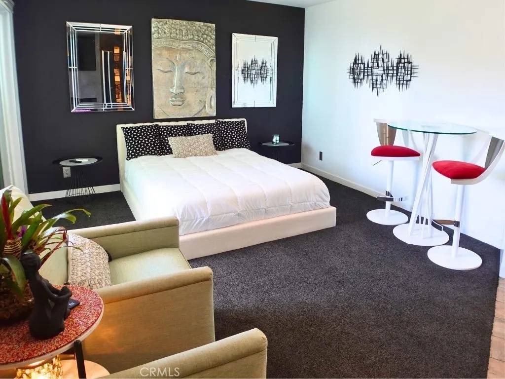 Redondo Beach, CA 90277,640 The Village #202