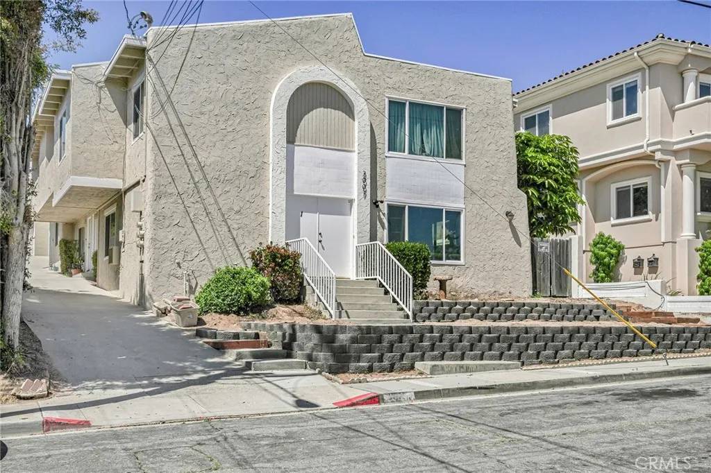 Redondo Beach, CA 90278,2007 Huntington Lane