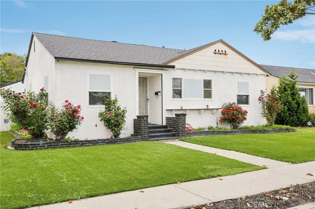 Long Beach, CA 90808,3686 Palo Verde Avenue