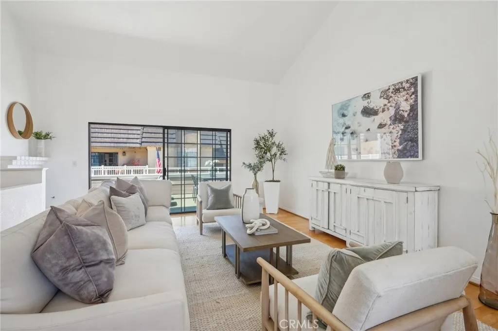 Redondo Beach, CA 90278,1924 Mathews Avenue #B