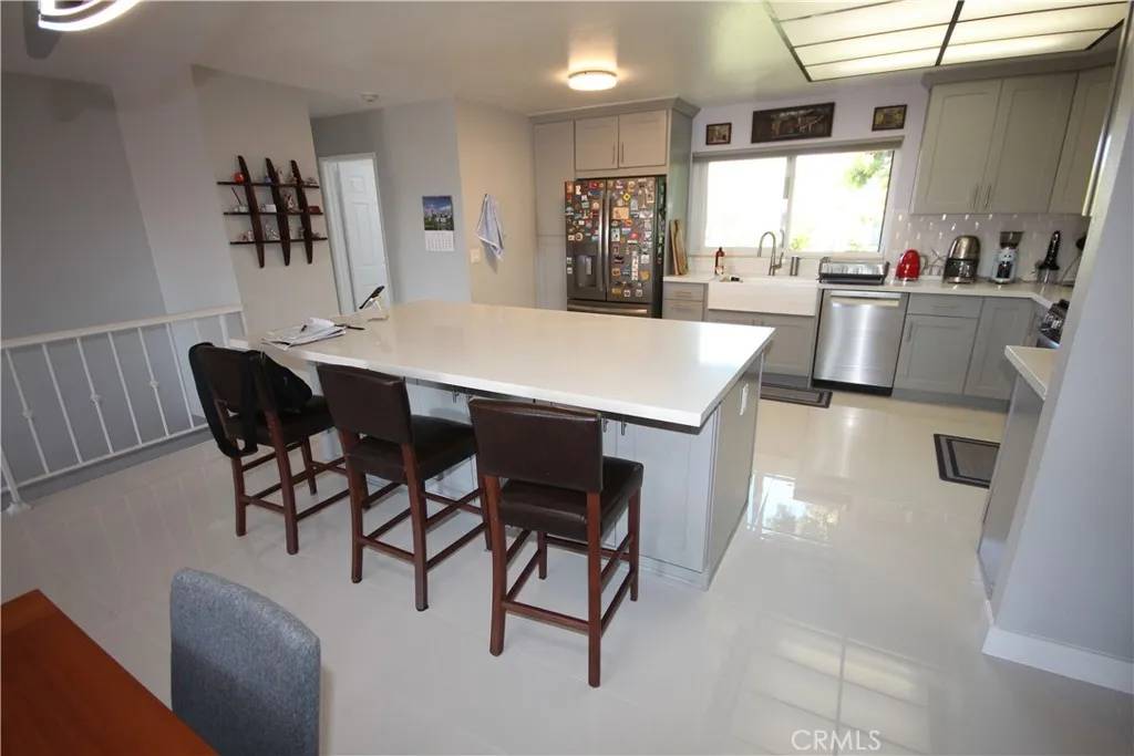Redondo Beach, CA 90277,220 S Guadalupe Avenue #5