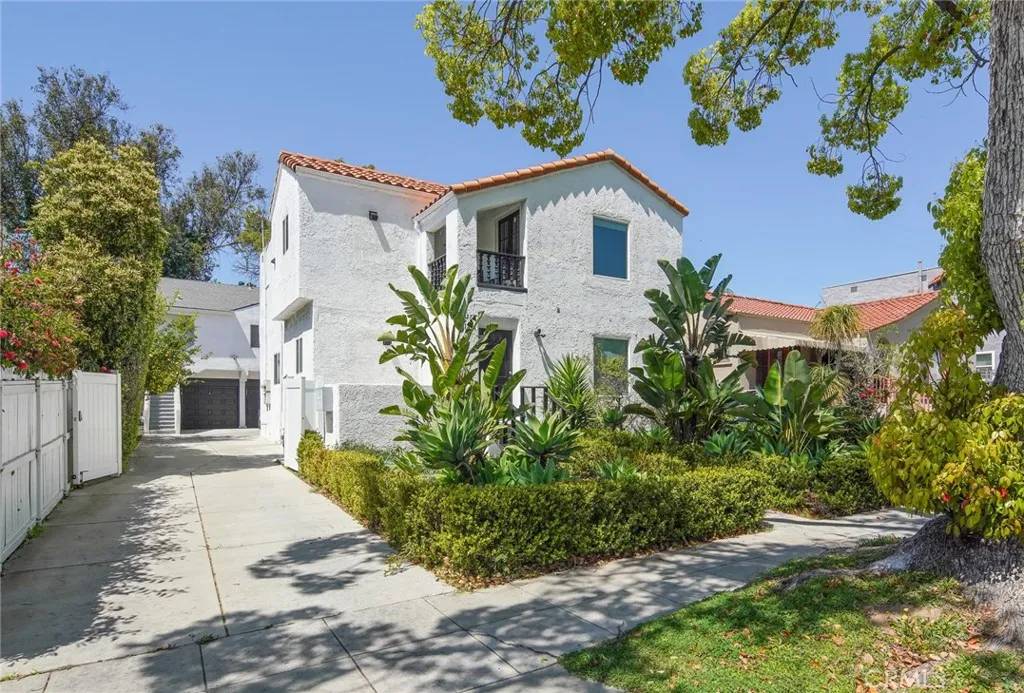 Los Angeles, CA 90019,1271 S Sycamore Avenue