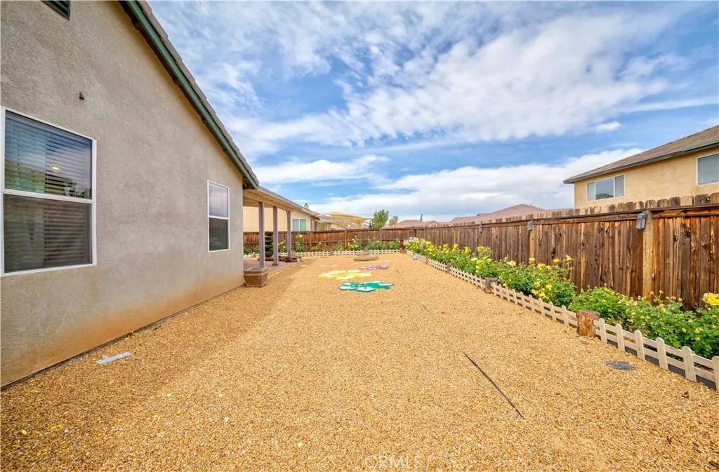 Hesperia, CA 92344,13868 Rosemary Street