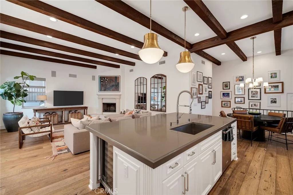 Manhattan Beach, CA 90266,737 35th Street