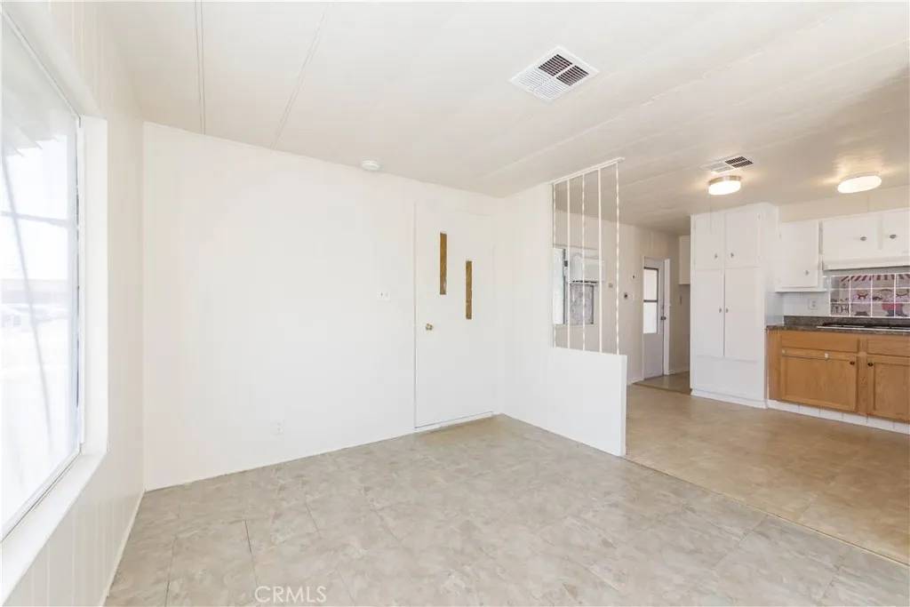 Torrance, CA 90502,21926 Vermont #23
