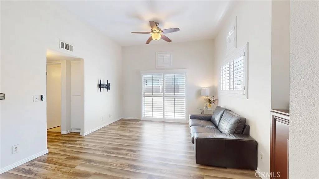 Newhall, CA 91321,24420 Flaxwood Lane #204