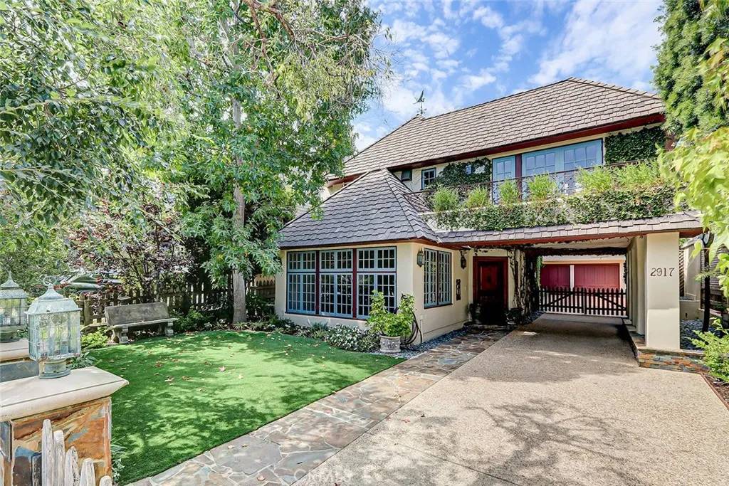 Manhattan Beach, CA 90266,2917 N Poinsettia Avenue