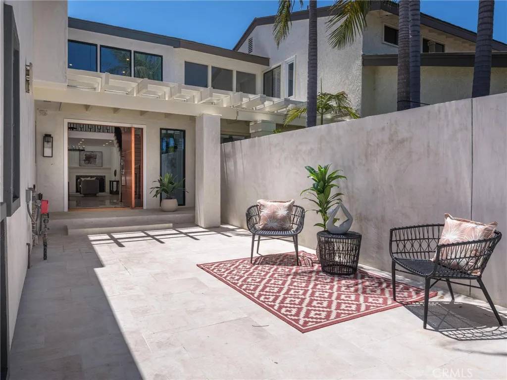 Corona Del Mar, CA 92625,24 White Water Drive