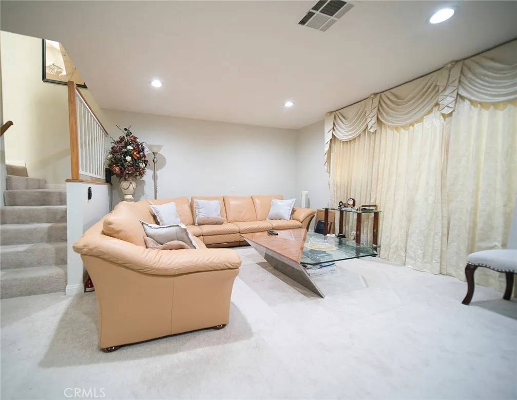 Inglewood, CA 90302,532 Venice Way #8