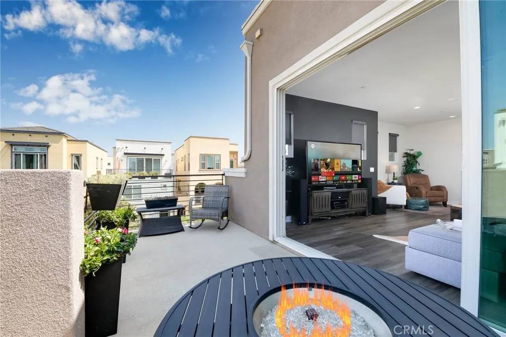Inglewood, CA 90301,656 Daniel Freeman Circle