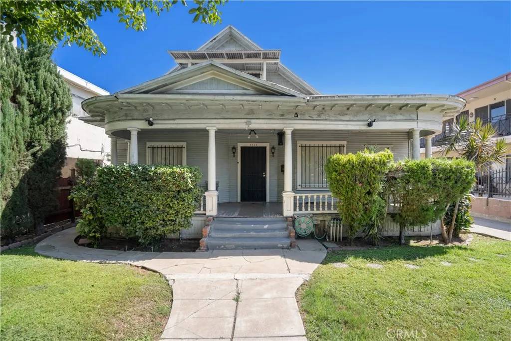 Los Angeles, CA 90038,5526 Lexington
