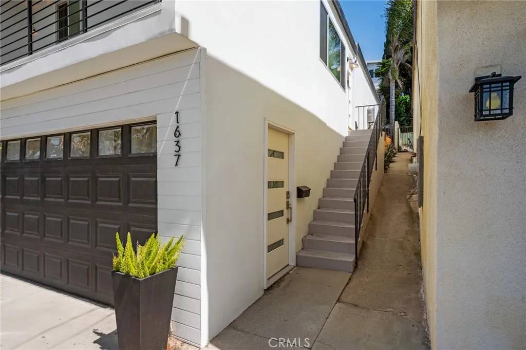 Redondo Beach, CA 90278,1637 Spreckels Lane
