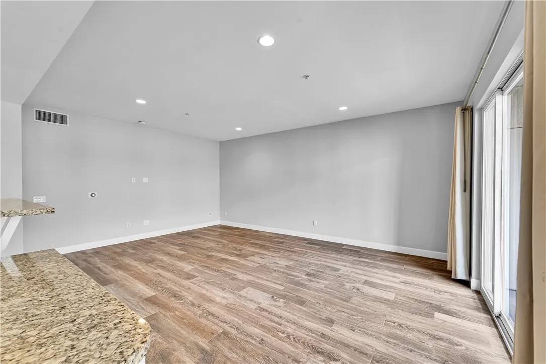 Long Beach, CA 90802,300 E 4th Street #204