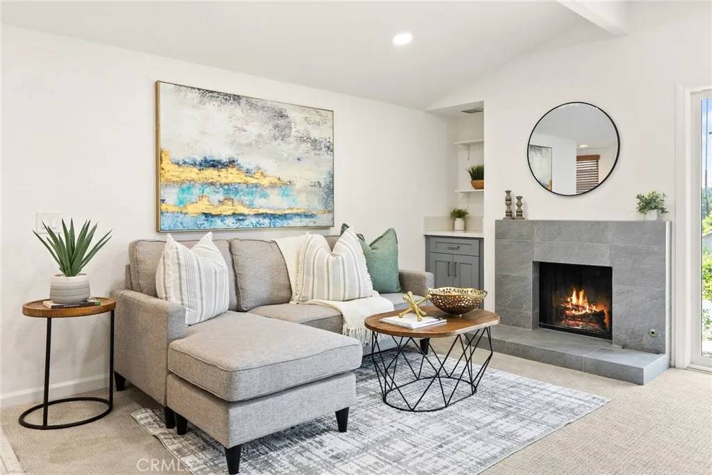 Brea, CA 92821,560 N Brea Boulevard #24