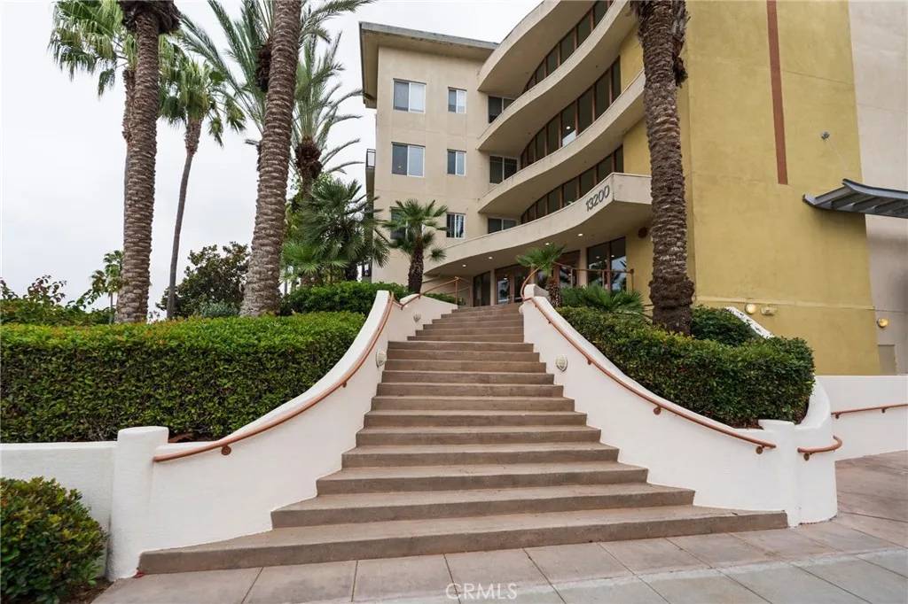 Playa Vista, CA 90094,13200 Pacific Promenade #217