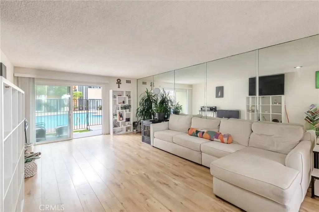 El Segundo, CA 90245,770 W Imperial Avenue #16