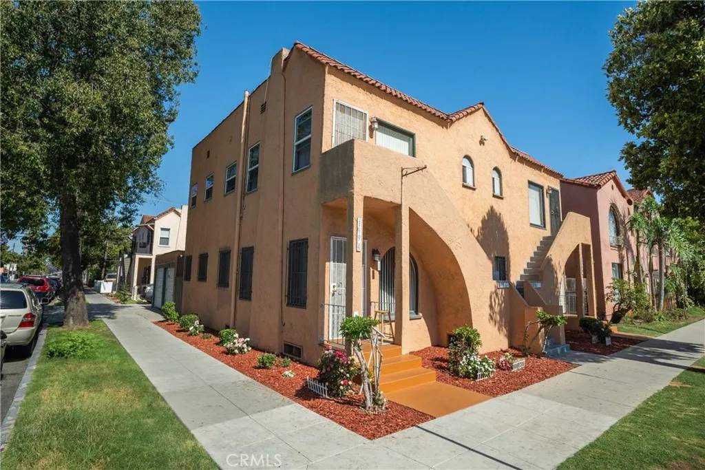 Long Beach, CA 90806,1990 Cedar Avenue