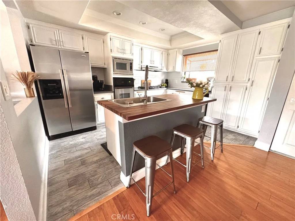 Redondo Beach, CA 90278,2112 Vanderbilt Lane #D