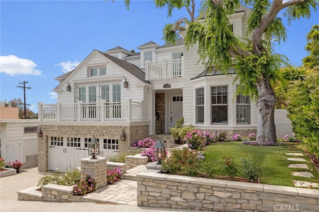 Manhattan Beach, CA 90266,2711 Elm Avenue