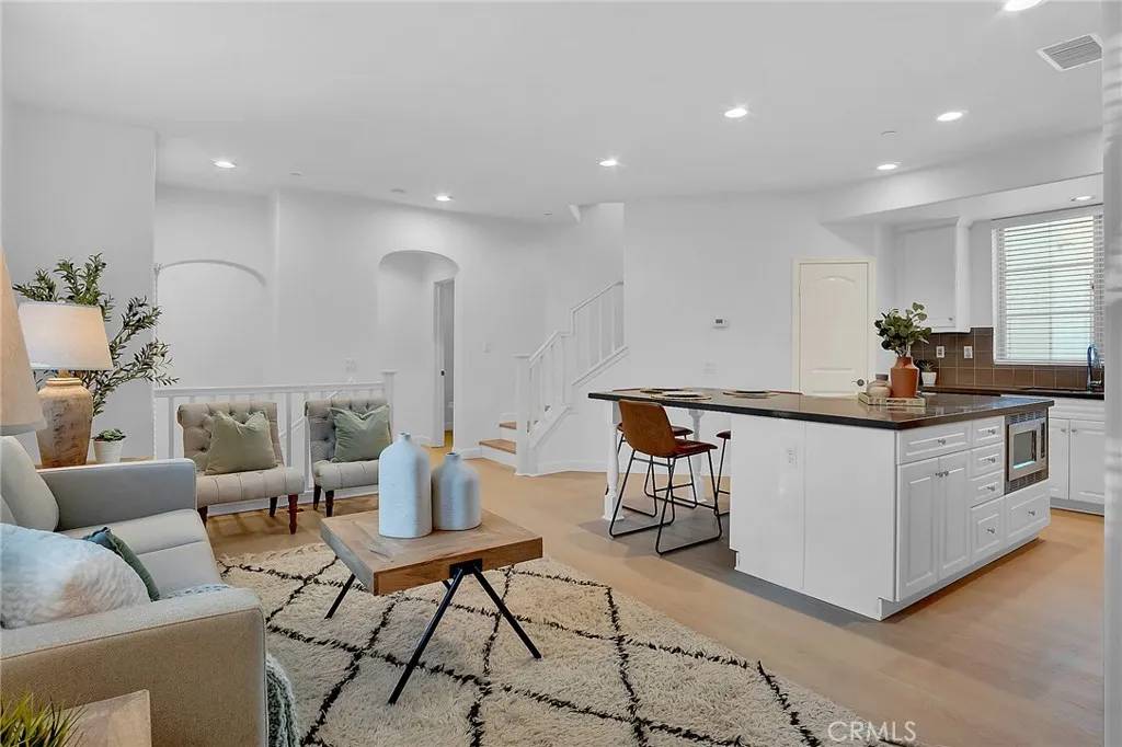 Long Beach, CA 90804,1749 Grand Avenue #4