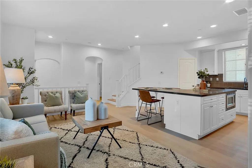 Long Beach, CA 90804,1749 Grand Avenue #4