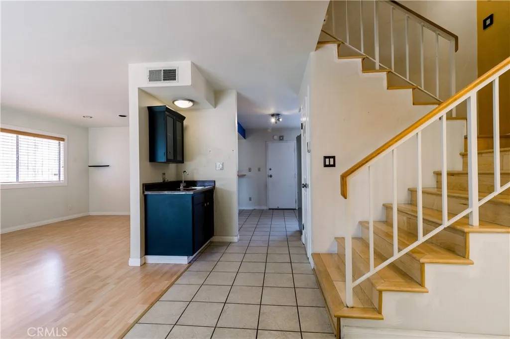 North Hollywood, CA 91606,6525 Cleon Avenue #10
