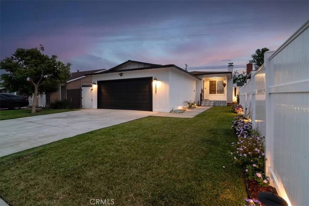 Hawthorne, CA 90250,4836 W 134th Place