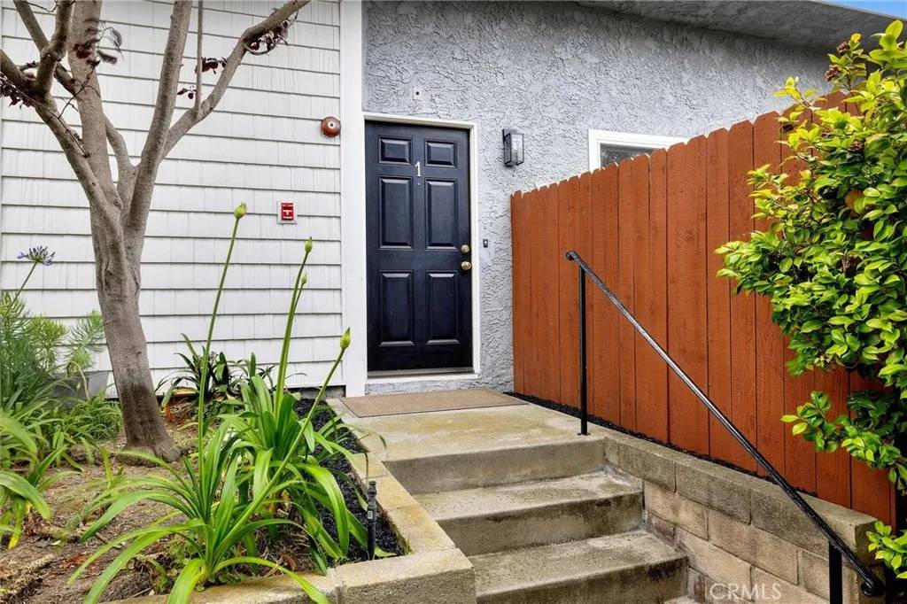 Redondo Beach, CA 90278,504 Harkness Lane #1