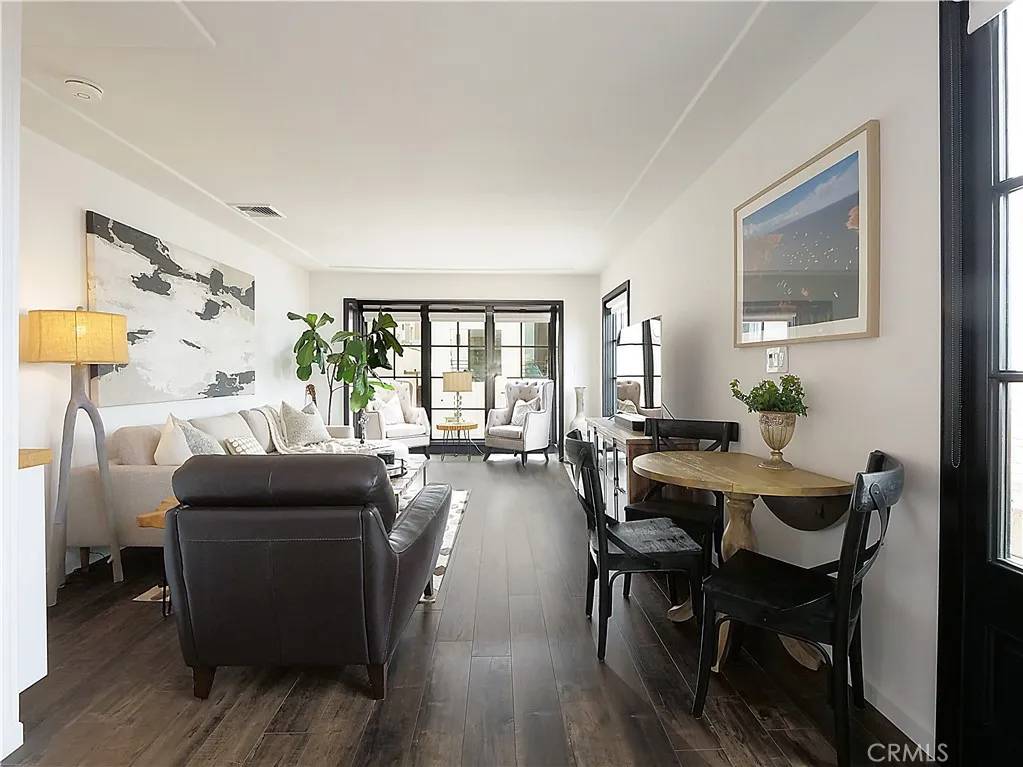 Manhattan Beach, CA 90266,229 Marine Place