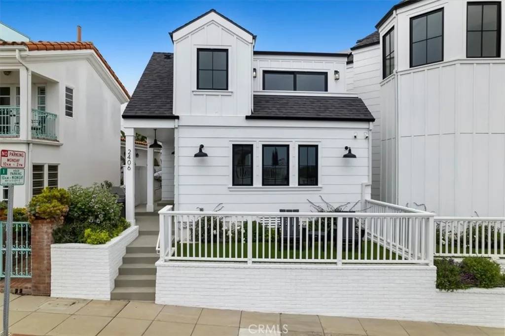 Hermosa Beach, CA 90254,2406 Silverstrand Avenue