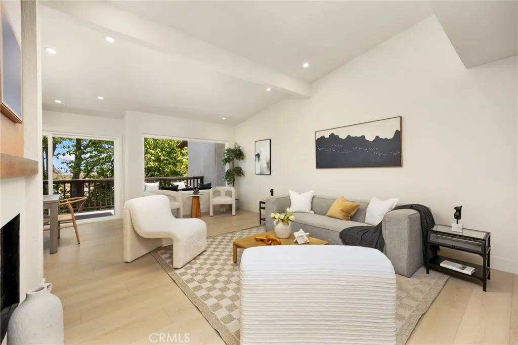 Rolling Hills Estates, CA 90274,45 Oaktree Lane