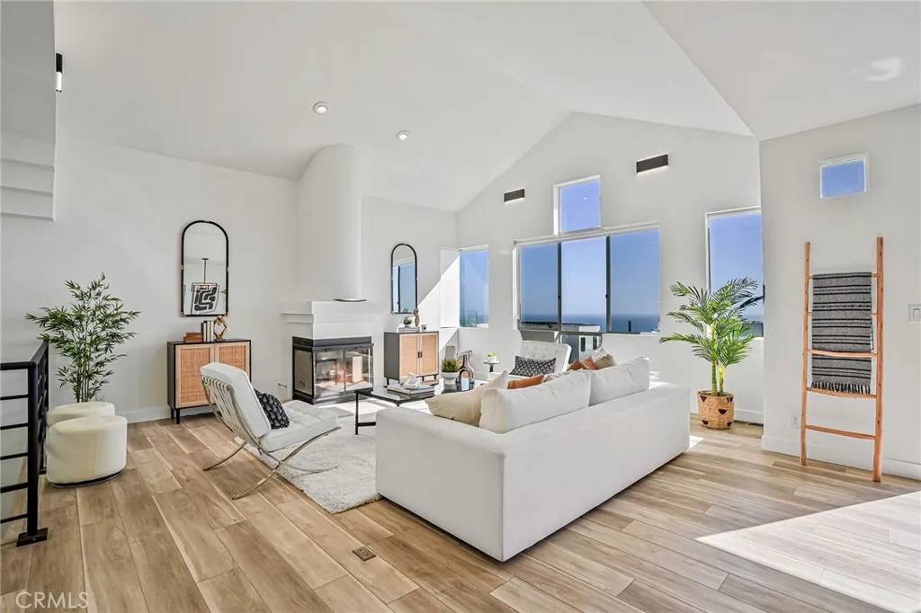 Manhattan Beach, CA 90266,4216 Highland Avenue #B