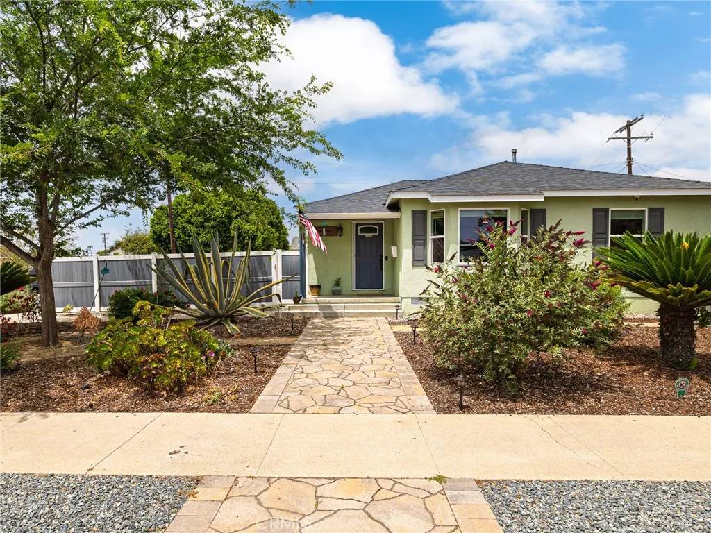 Long Beach, CA 90808,5243 Monlaco Road