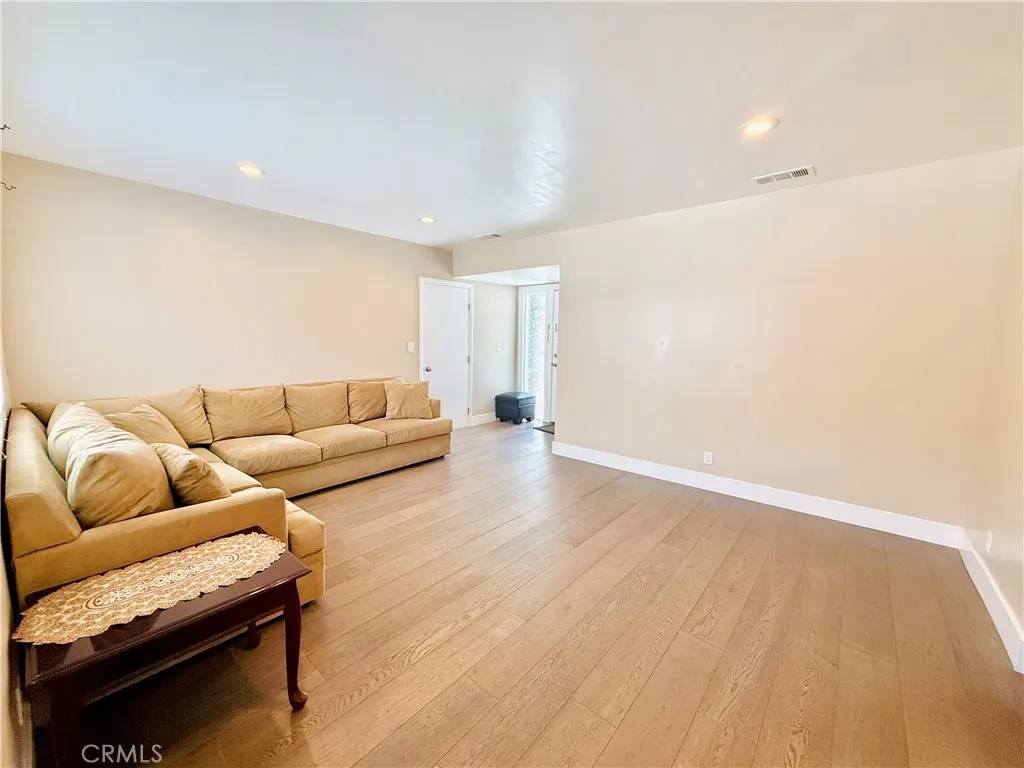 Torrance, CA 90504,17511 Glenburn Avenue