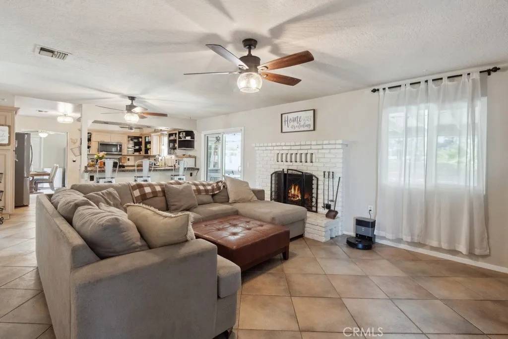 Hemet, CA 92543,40069 Newport Road