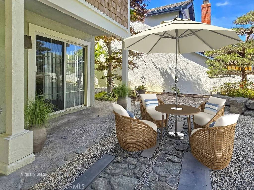 Manhattan Beach, CA 90266,50 Village Circle