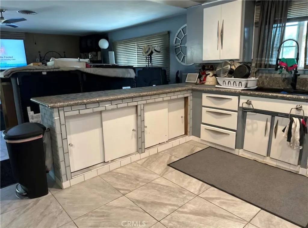 Bakersfield, CA 93306,2708 College Avenue