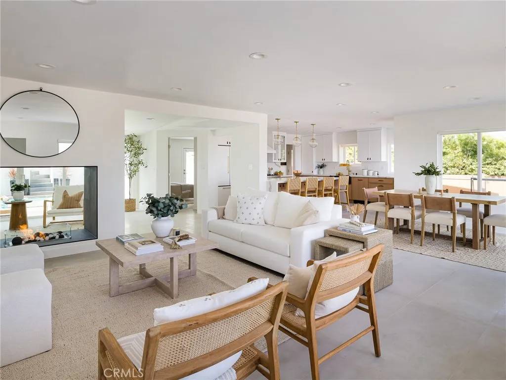 Redondo Beach, CA 90277,320 Calle Mayor