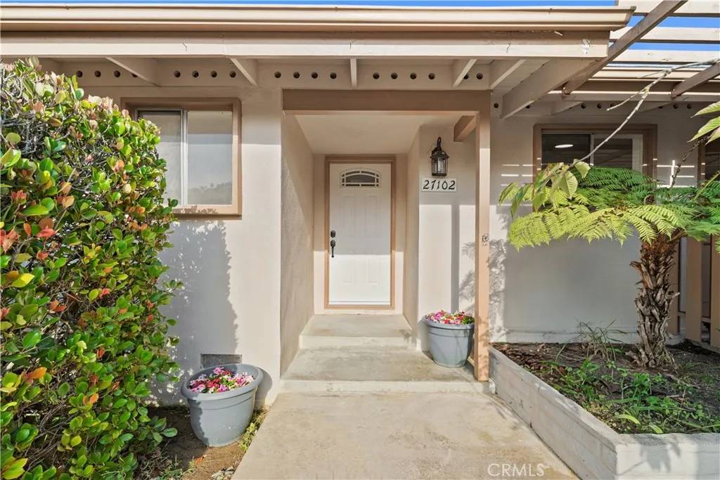 Rancho Palos Verdes, CA 90275,27102 Springcreek Road