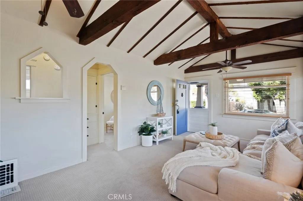 Long Beach, CA 90814,533 Roswell Avenue
