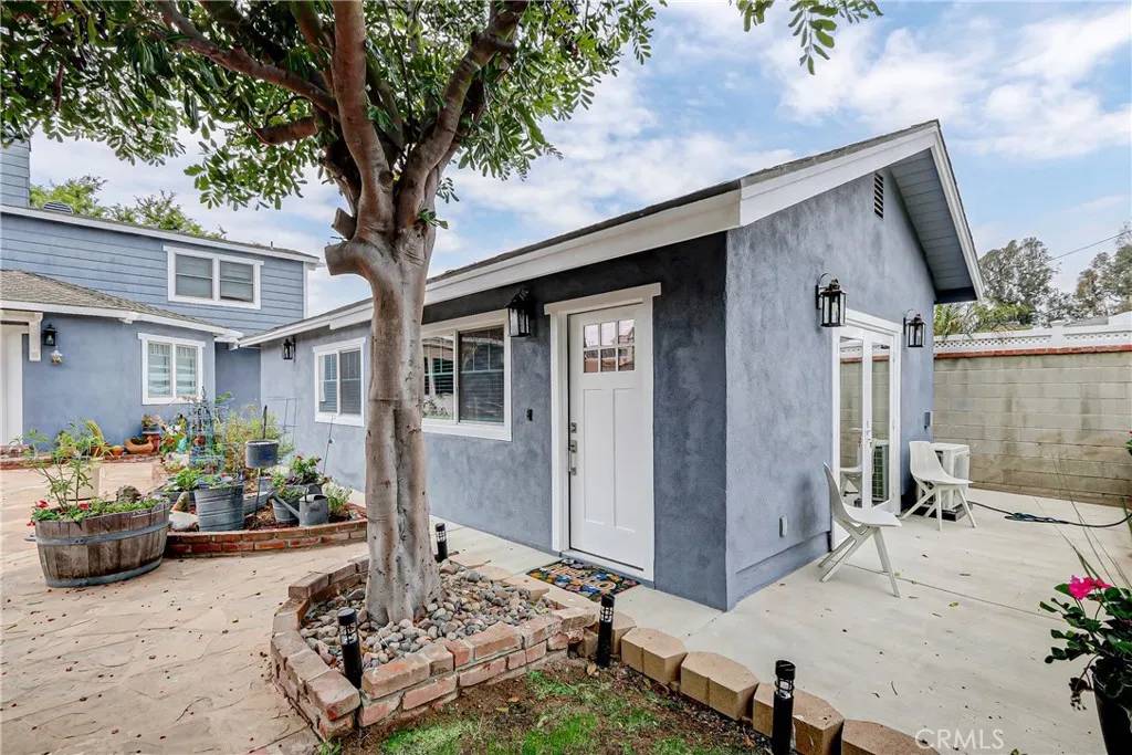 Torrance, CA 90503,1228 Hickory