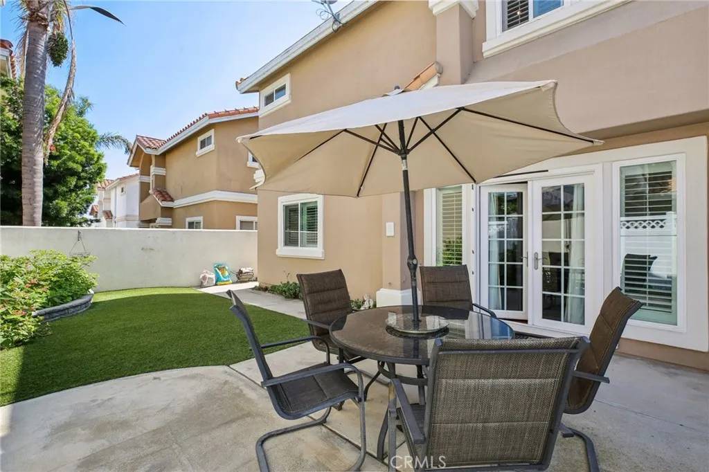 Torrance, CA 90503,1728 Iris Avenue