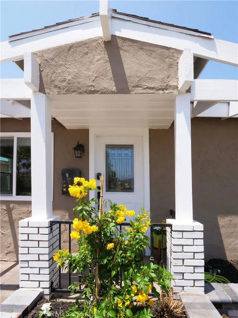 Hawthorne, CA 90250,4917 W 140th Street