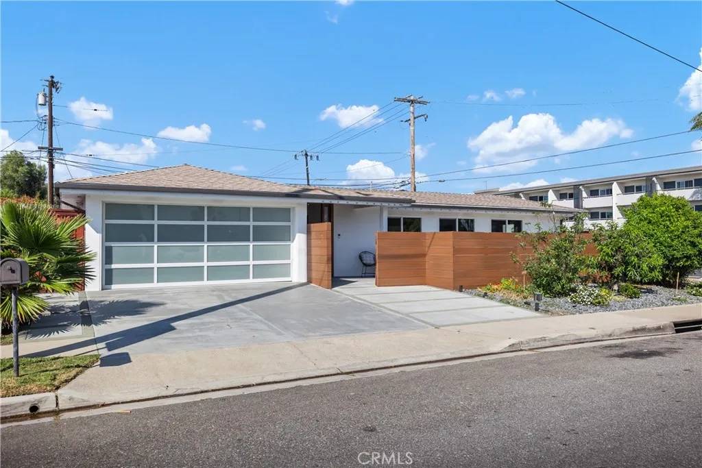 Costa Mesa, CA 92627,496 E 16th
