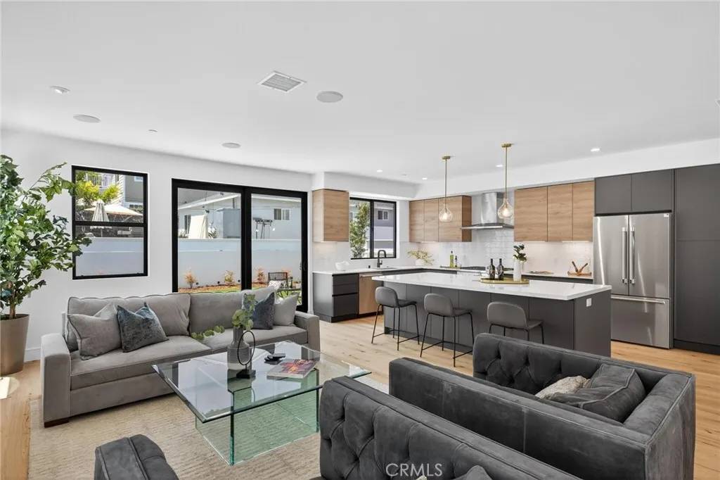 Redondo Beach, CA 90277,1007 S Prospect Ave