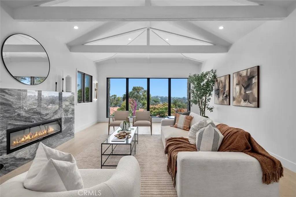 Palos Verdes Estates, CA 90274,2708 Via Elevado