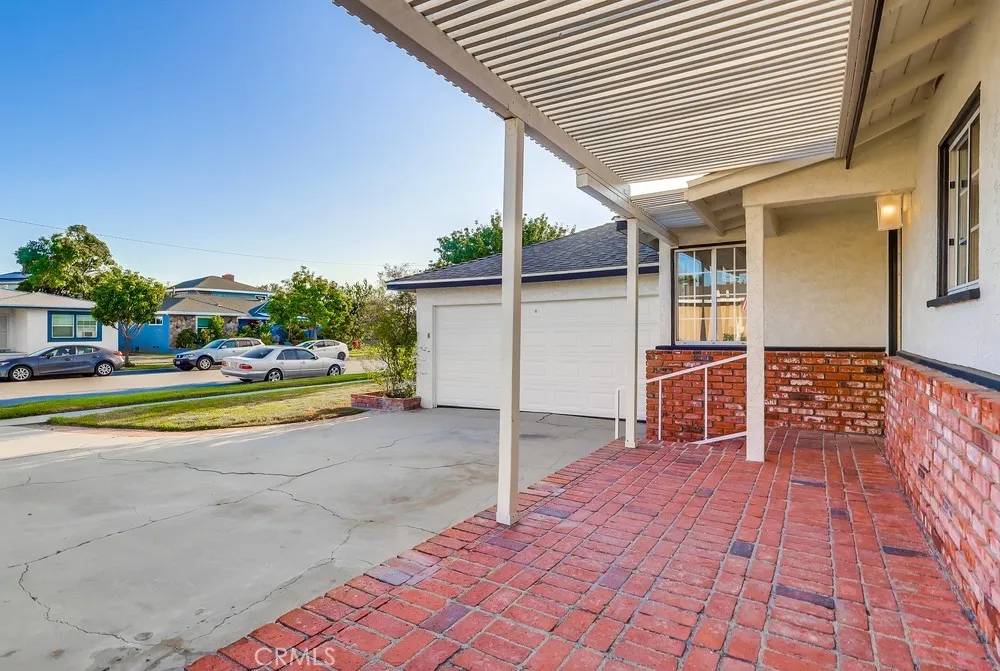 Lakewood, CA 90713,6513 Denmead Street