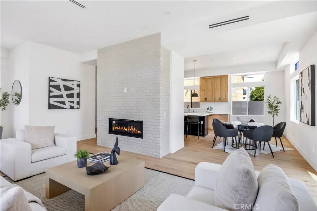Redondo Beach, CA 90278,2102 Marshallfield Lane #B